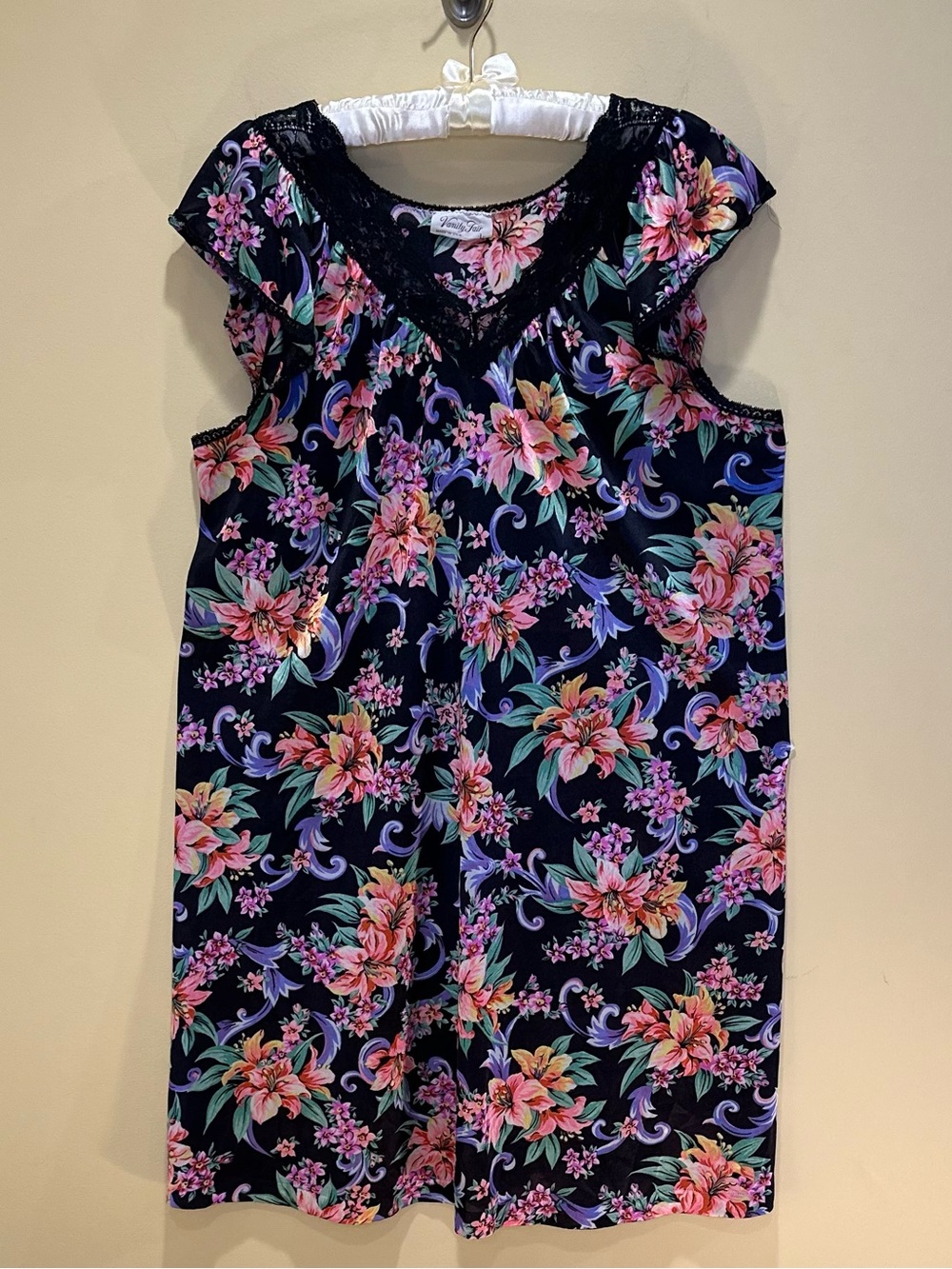 VTG 1970-80 Vanity Fair Black Tropical Floral Nightgown Black Lace Tricot Midi L